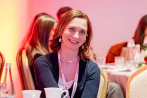 As. Univ. Dr. Simona Petrescu