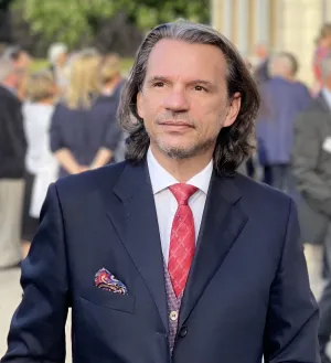 Prof. Dr. Habil. Psihoterapeut Vlad Tica